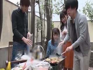 仲良し夫婦3組が嫉妬につぐ嫉妬で、楽しかったはずのBBQがまさかの泥沼スワッピングに！时间:01:54:43大小:907.93MB-sem