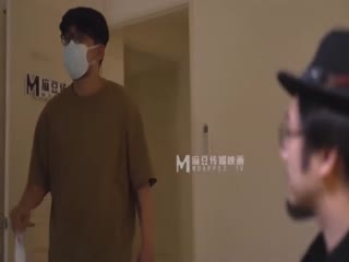 MD0245 爆乳女记者 导演摄影棚操淫荡欲女