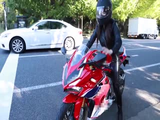 MIFD-146 バイクと男に跨ることが大好き！ただSEXが好きで好奇心で応募してきた 超スケベな馬乘りライダー SEXの逸材AVデビュー！